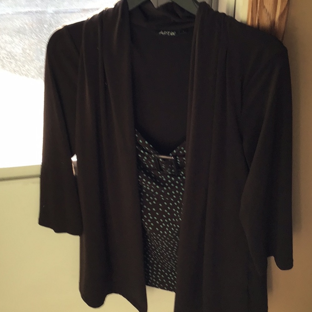 3/4 sleeve brown 2 piece attached top